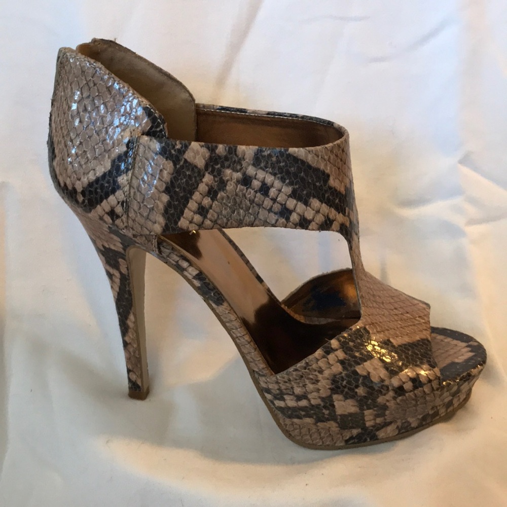 Nine West Polman platform pumps